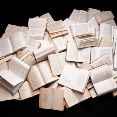 Lots of books lying in a pile